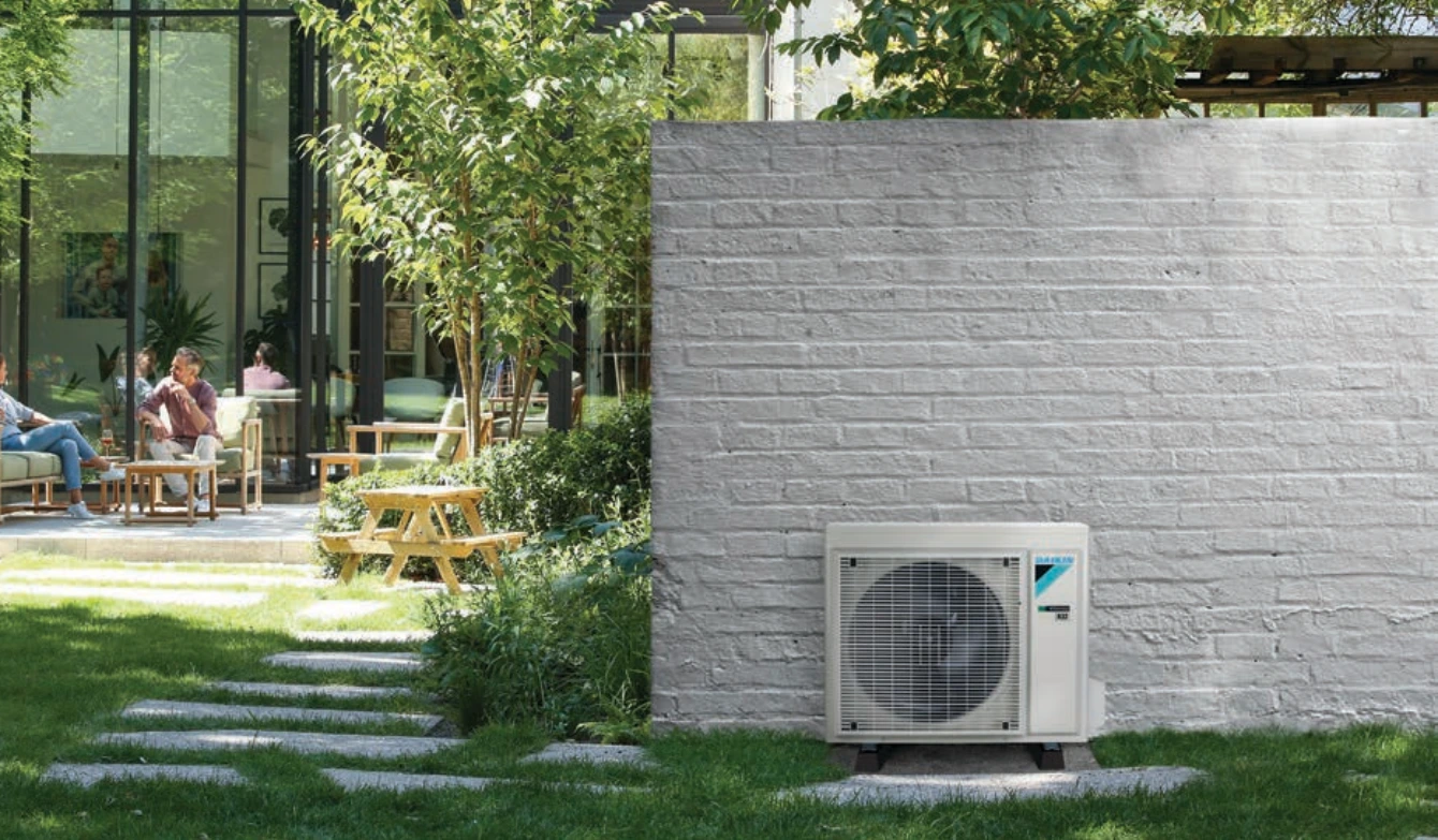 Daikin kataloğundaki bahçe uygulamasında multi split dış ünite
